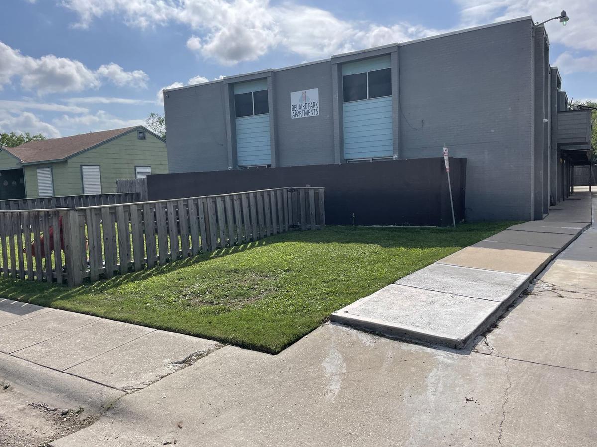 Commercial apartment building lawn care Corpus Christi
