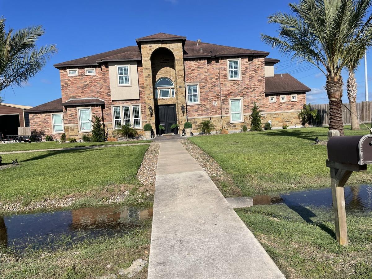 Large home lawn care Corpus Christi