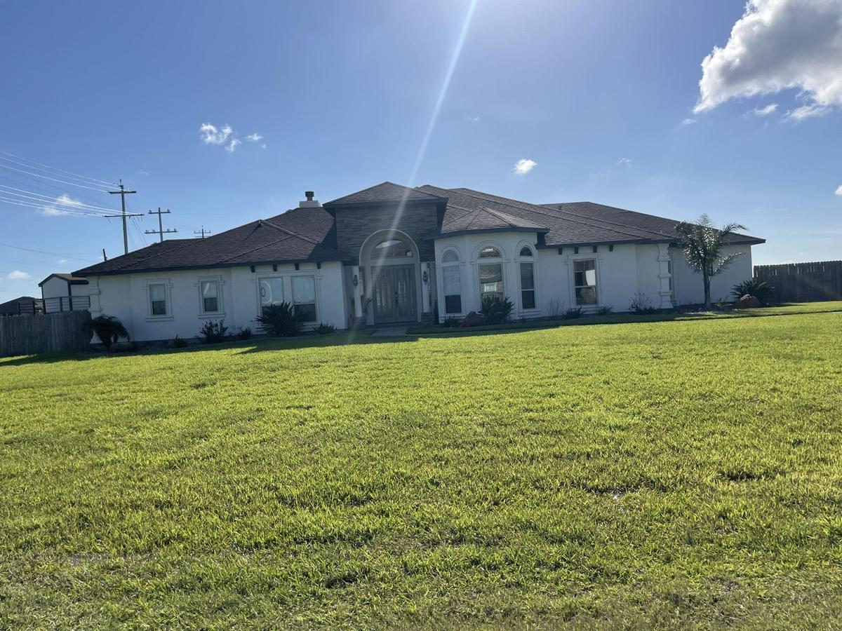Lawn cutting service Corpus Christi
